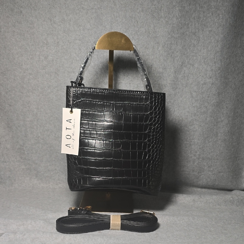 AOTA Vegan Leather Croco Crossbody Bag NWT